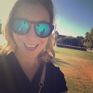 Meet your Posher, Julia